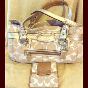 Coach Authentic Penelope Signature Wallet💼